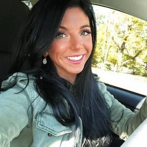 Meet your Posher, Jillian